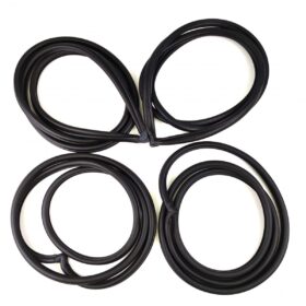 Door Rubber Weatherstrip Set 4 LH+RH Fits Datsun Nissan Violet 710 160J 1967-76